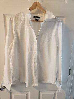 Chaps Classic White Button-Up Shirt